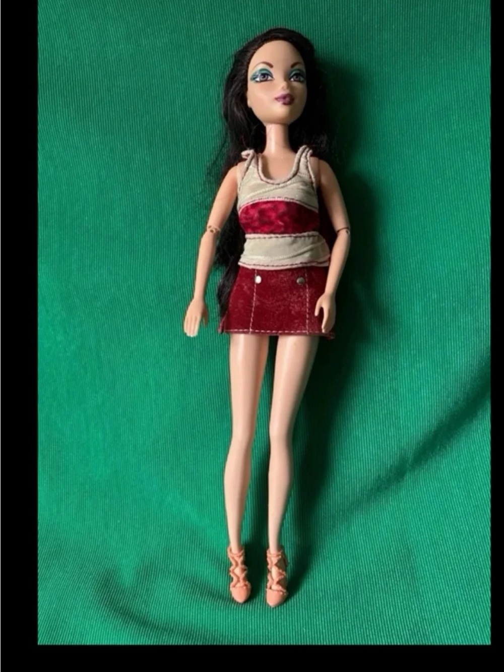 Barbie My Scene Nolee doll with Spring Break skirt top clothes 
12” doll